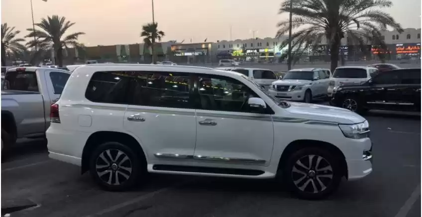 Gebraucht Toyota Unspecified Zu verkaufen in Doha #7146 - 1  image 